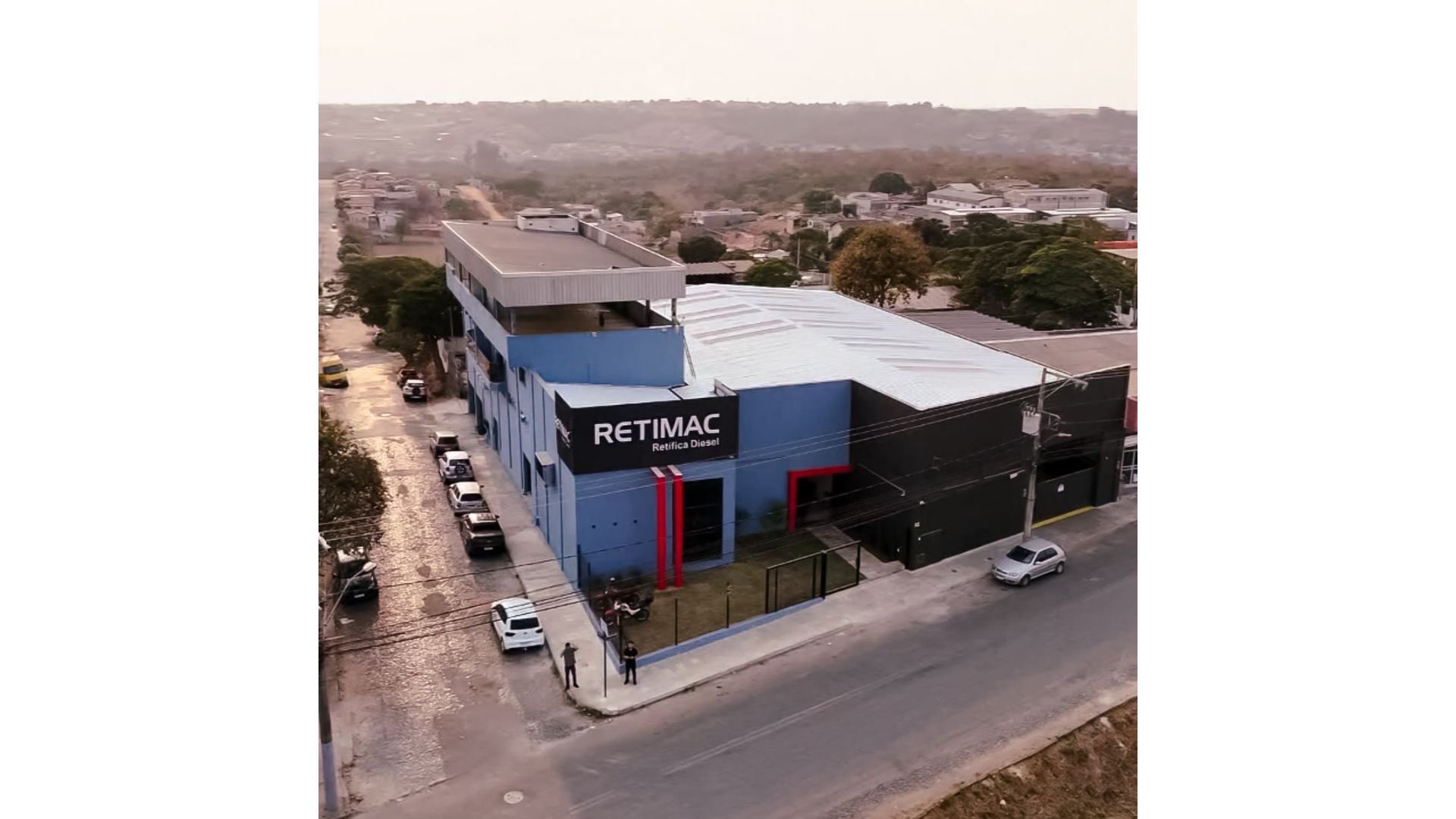 Motor diesel em manutenção